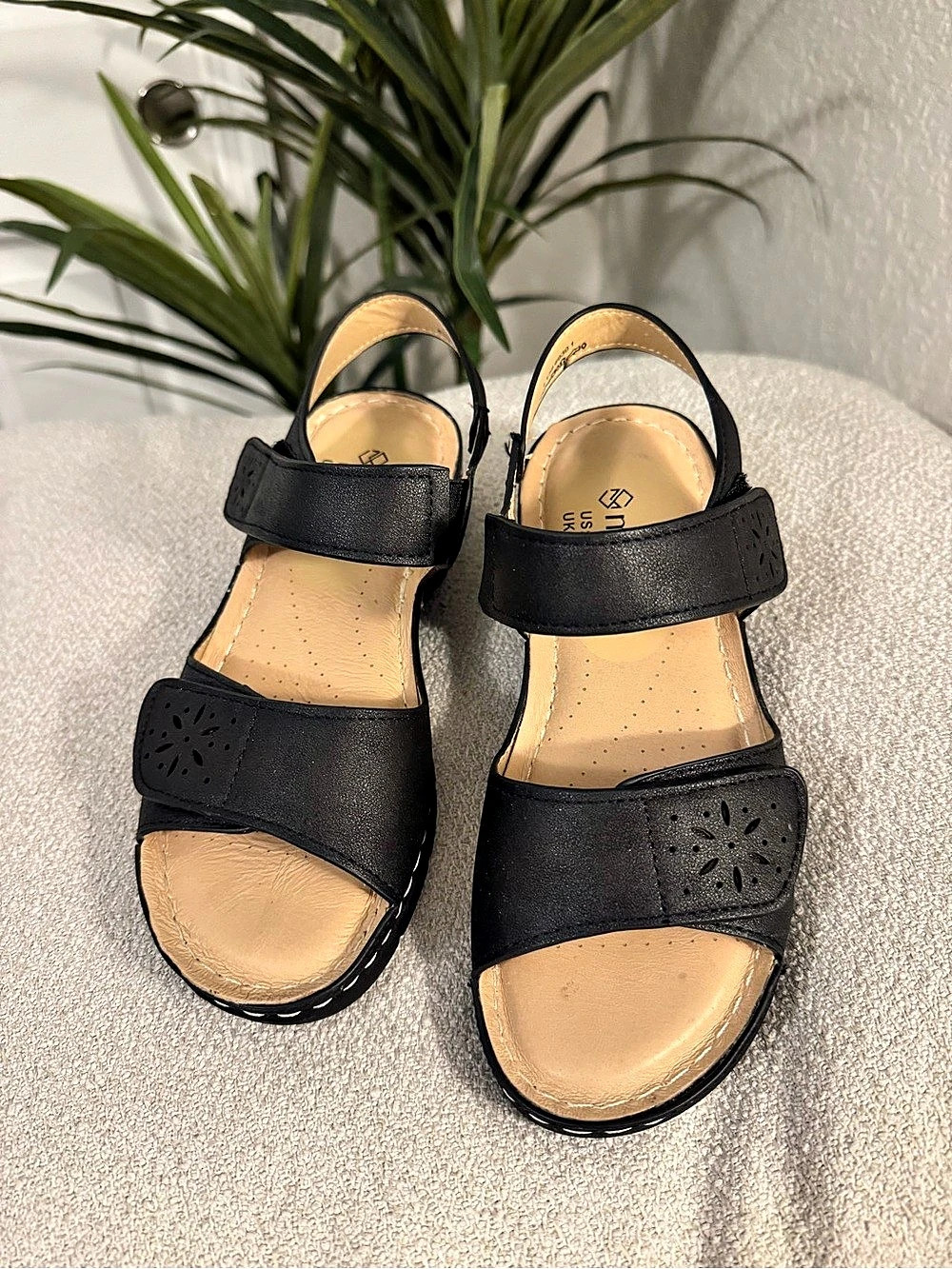 Mysoft Comfortable, Sturdy Black Walking Sandals US 6